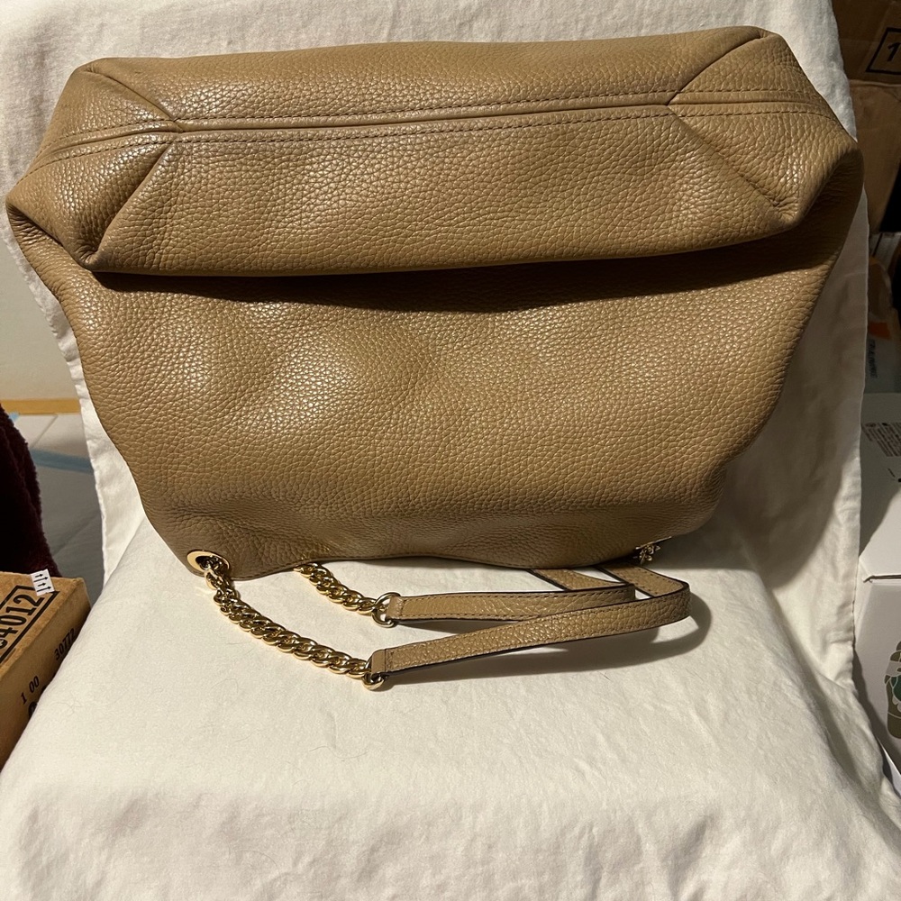 GUC Michael Kors Tan Shoulder Bag with Classic Chain Detain - Picture 10 of 10